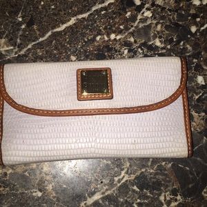 Embossed Lizard Continental Clutch